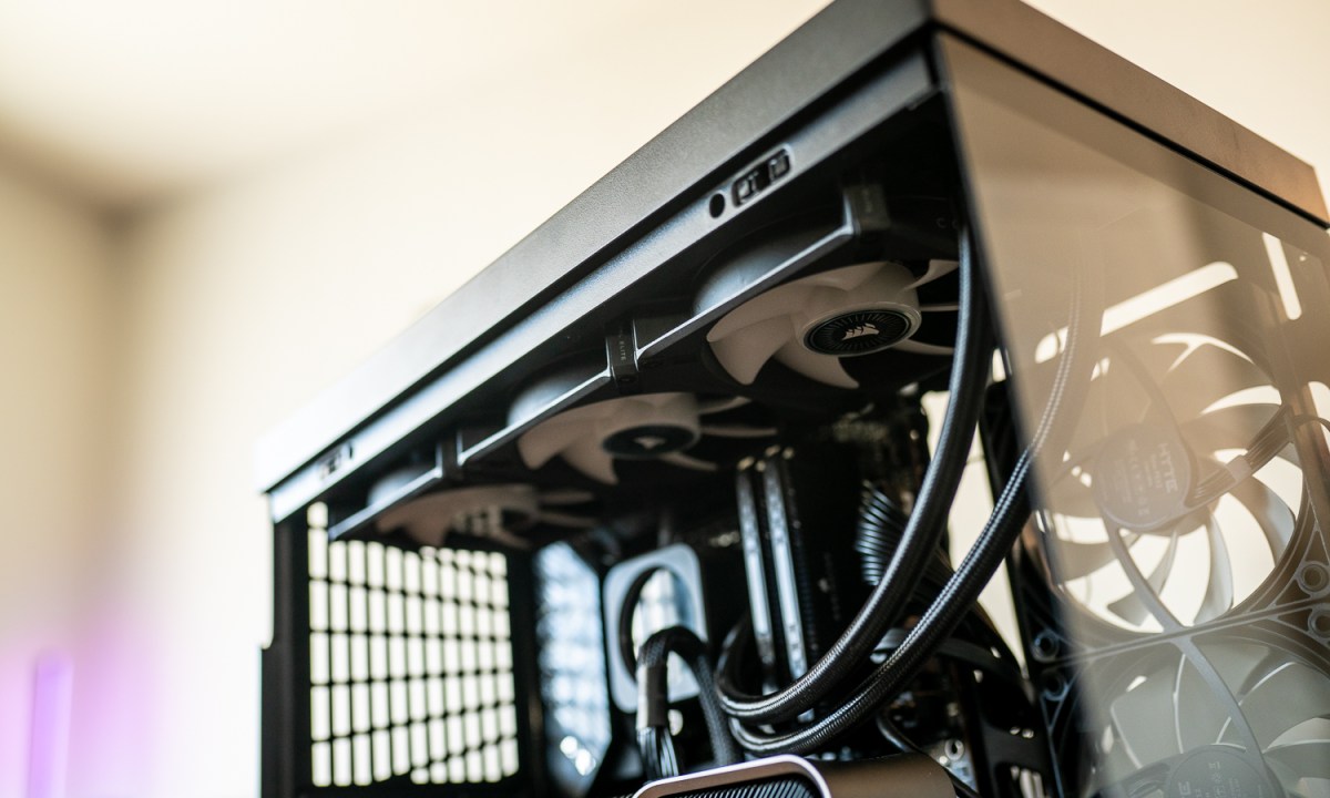 CPU cooler installed in the Hyte Y40 case.