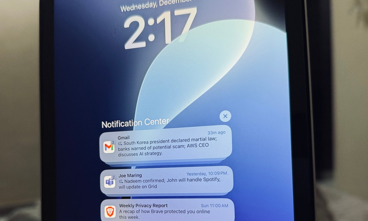 Summarized notifications on Apple iPad mini with A17 Pro.