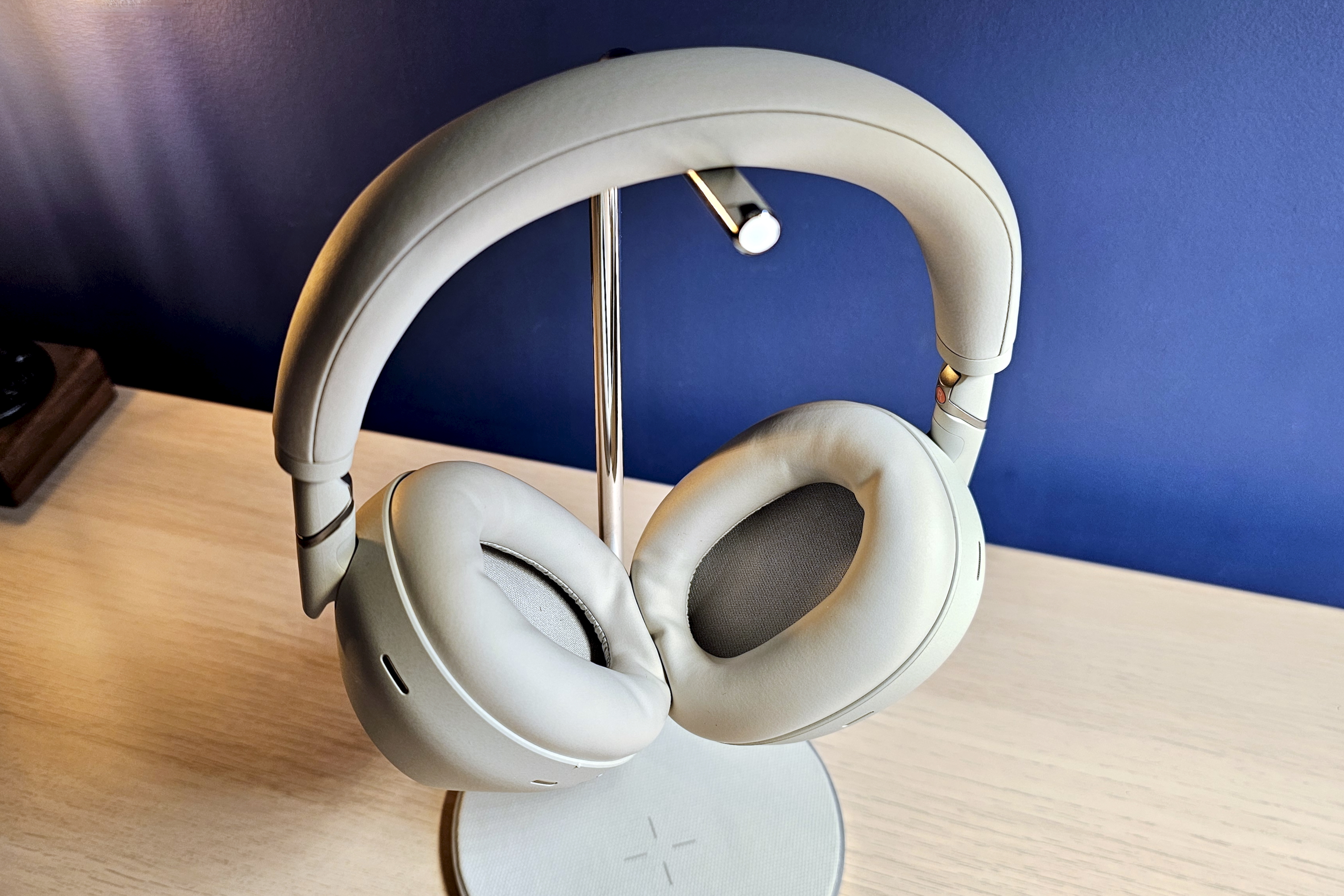 Sony WH-1000XM6.
