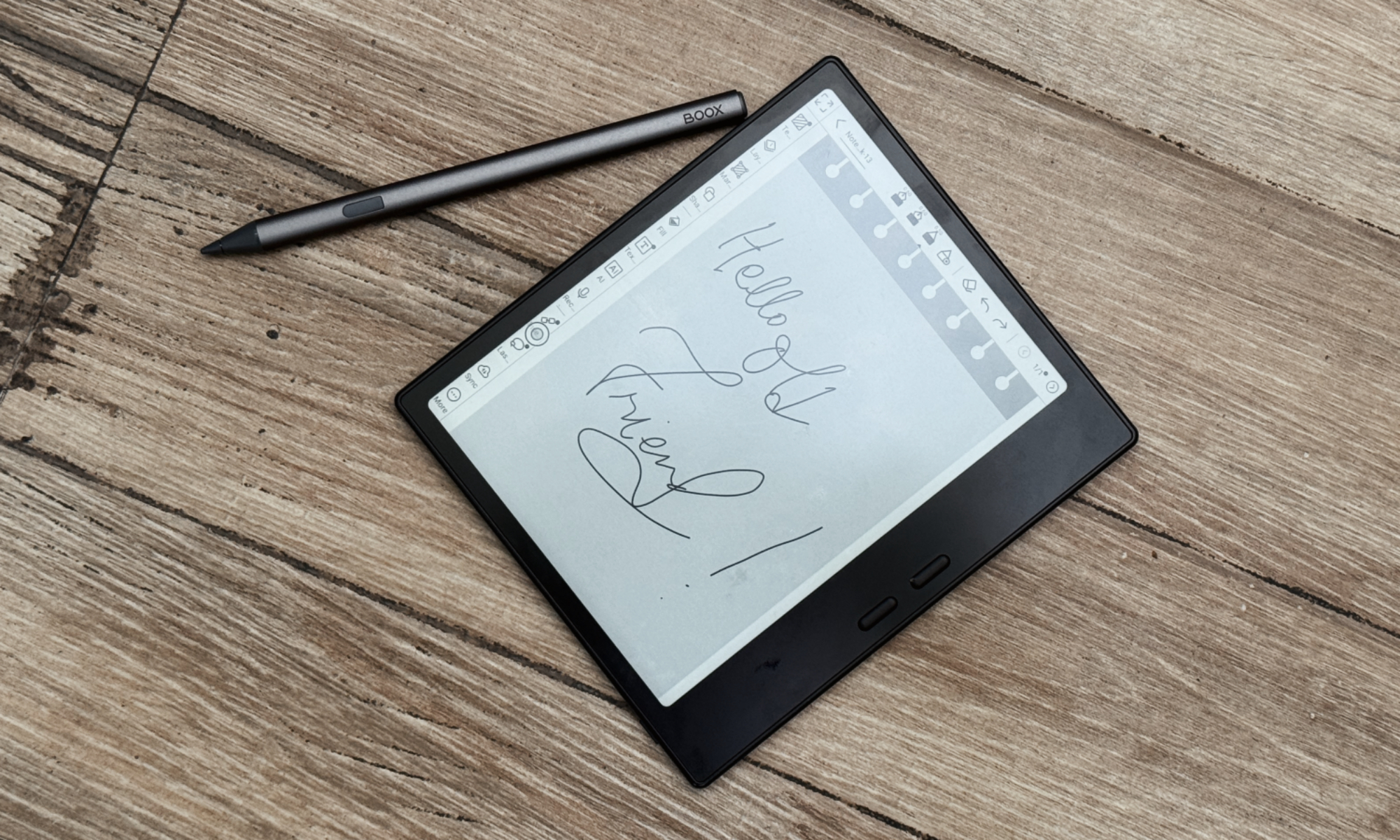 Home page of the Boox Go 7 E Ink tablet and a stylus.
