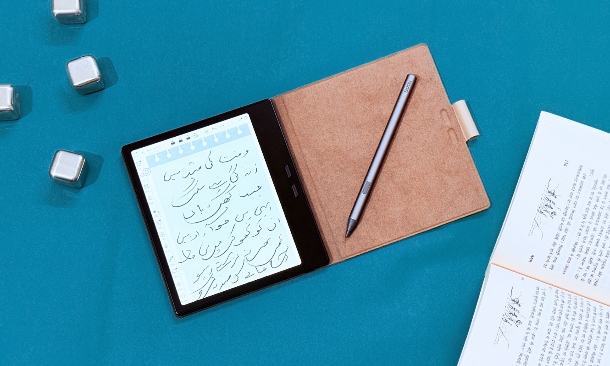 Stylus and cover for the Boox Go 7 E Ink tablet.